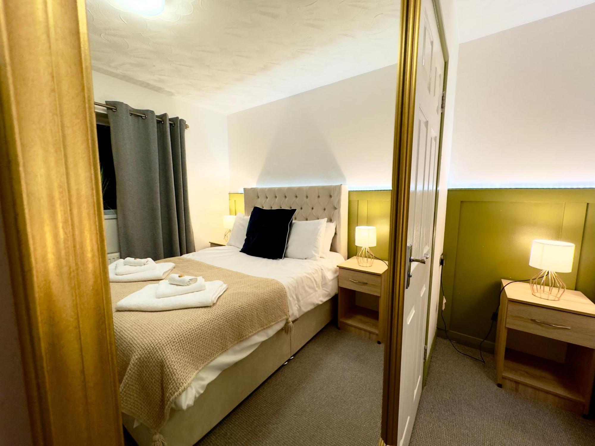 Coastal Park Accommodation Llanelli Extérieur photo
