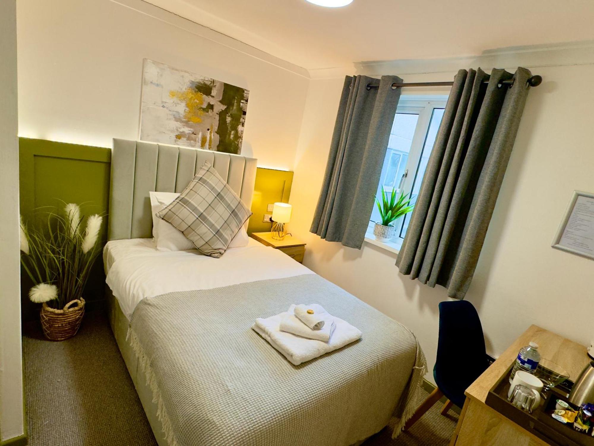 Coastal Park Accommodation Llanelli Extérieur photo