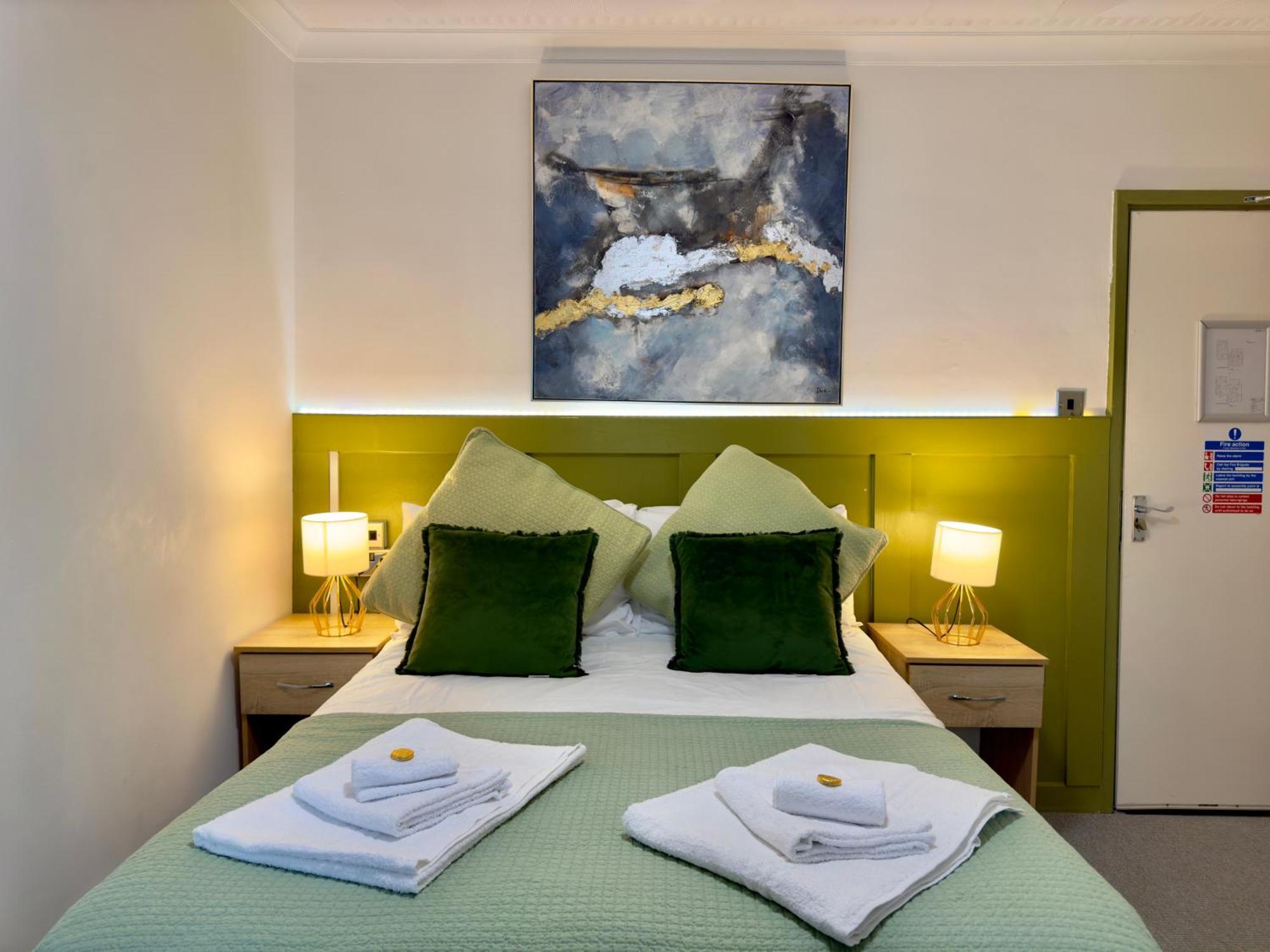 Coastal Park Accommodation Llanelli Extérieur photo