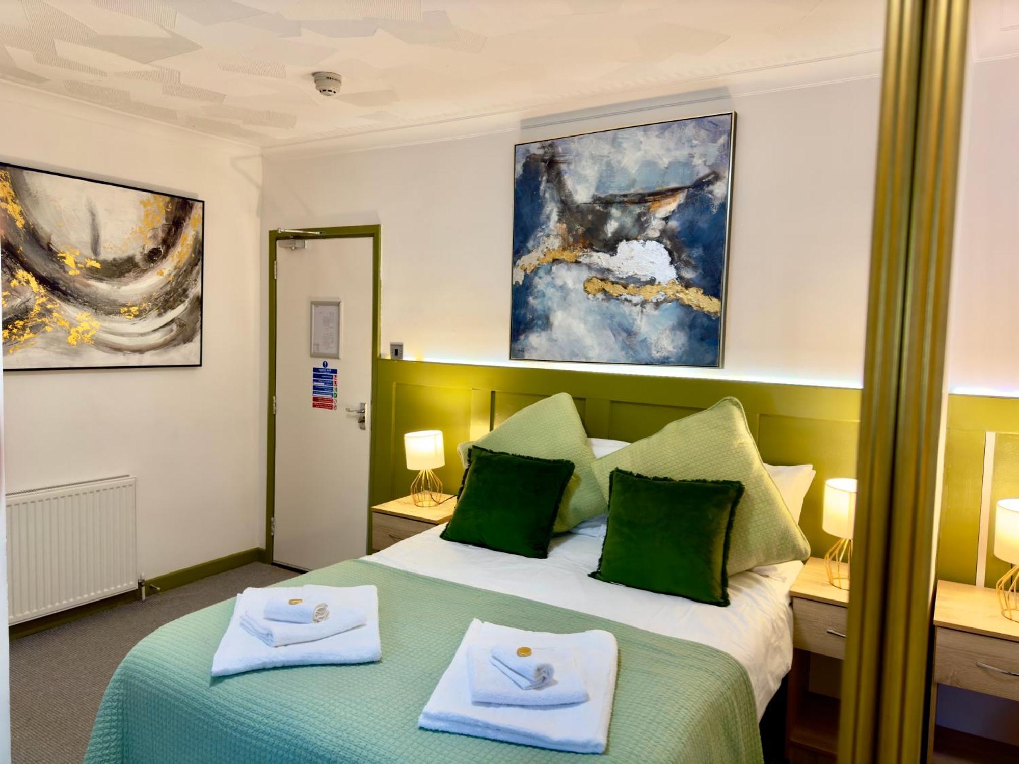 Coastal Park Accommodation Llanelli Extérieur photo