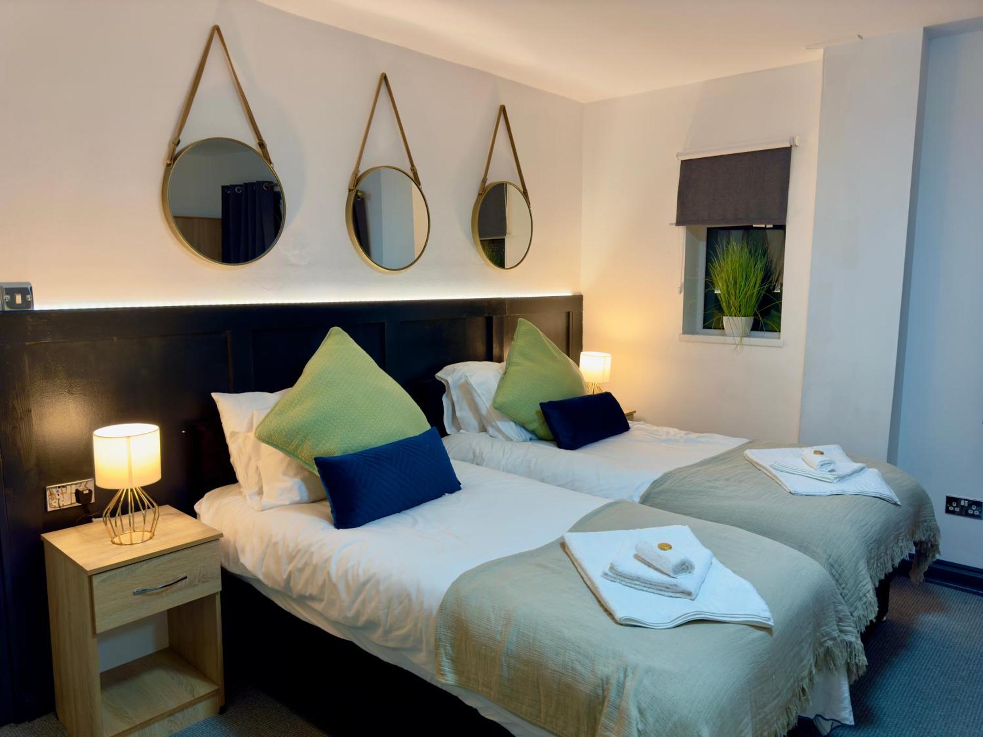 Coastal Park Accommodation Llanelli Extérieur photo