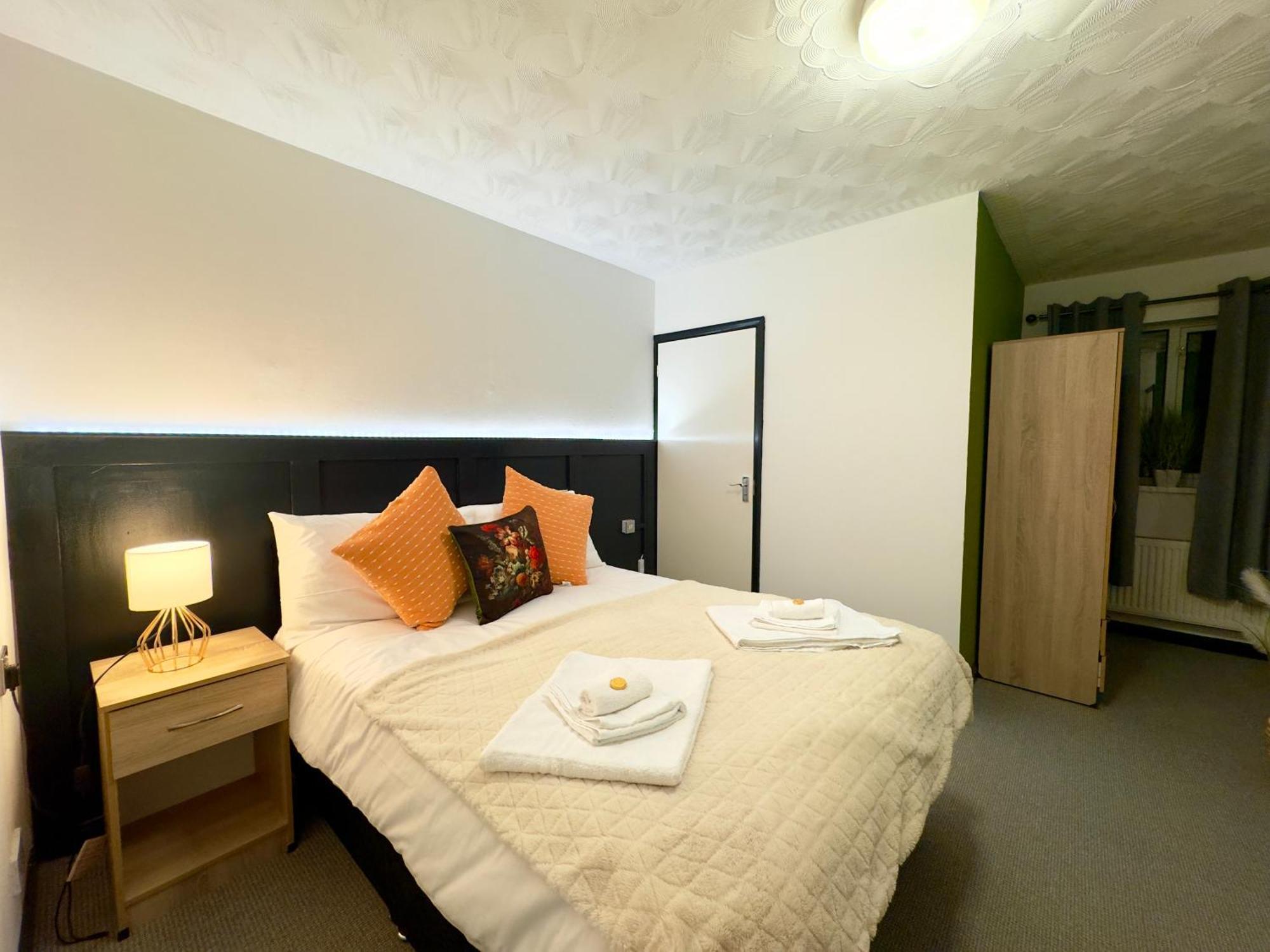 Coastal Park Accommodation Llanelli Extérieur photo