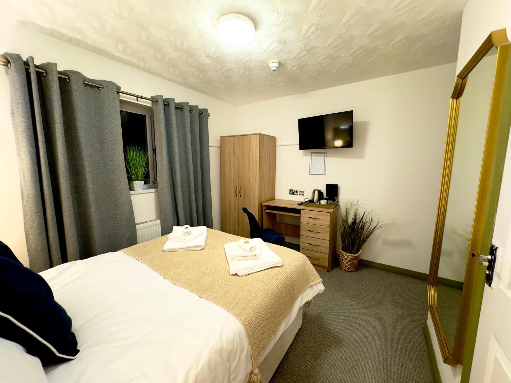 Coastal Park Accommodation Llanelli Extérieur photo