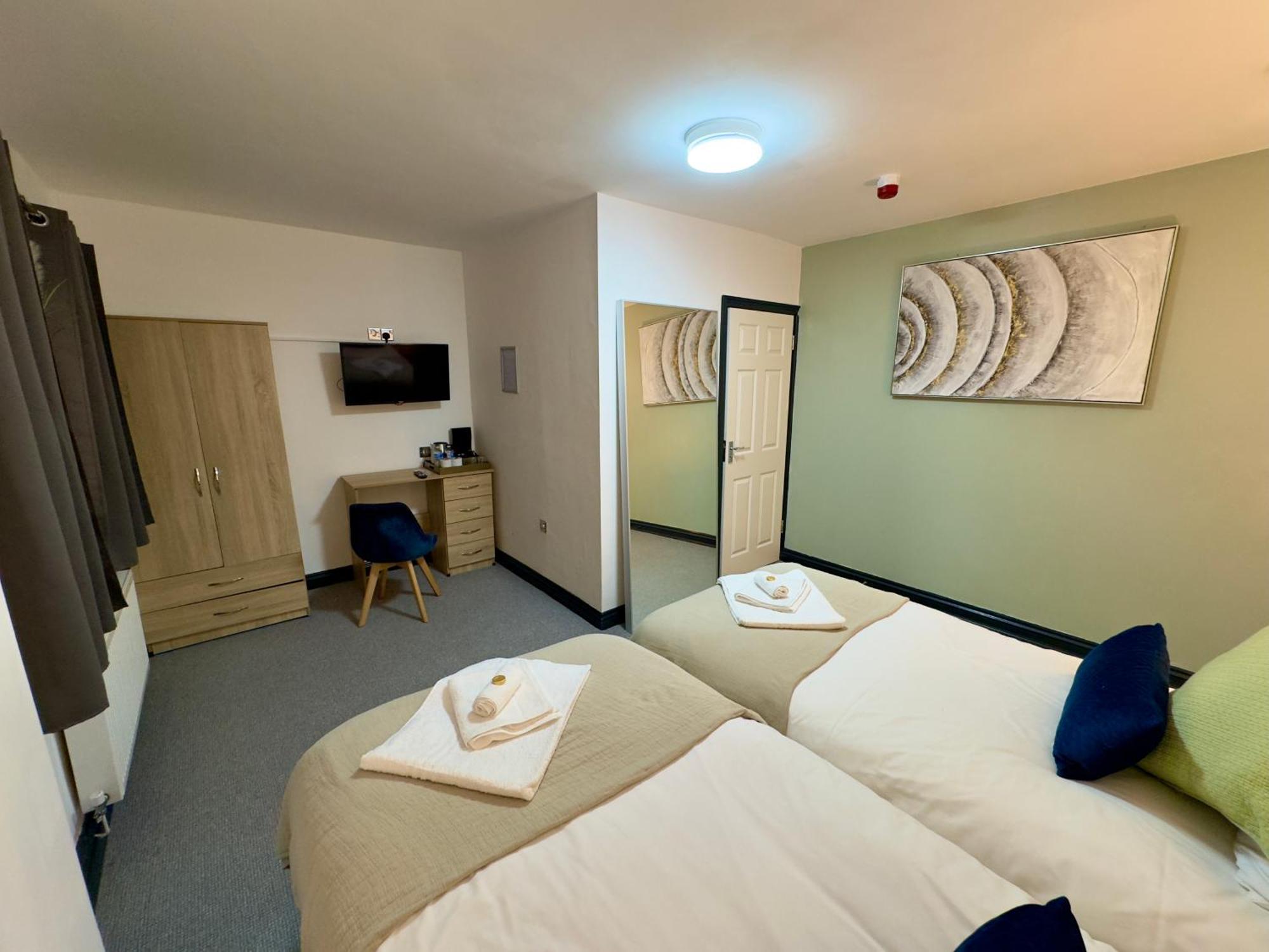 Coastal Park Accommodation Llanelli Extérieur photo