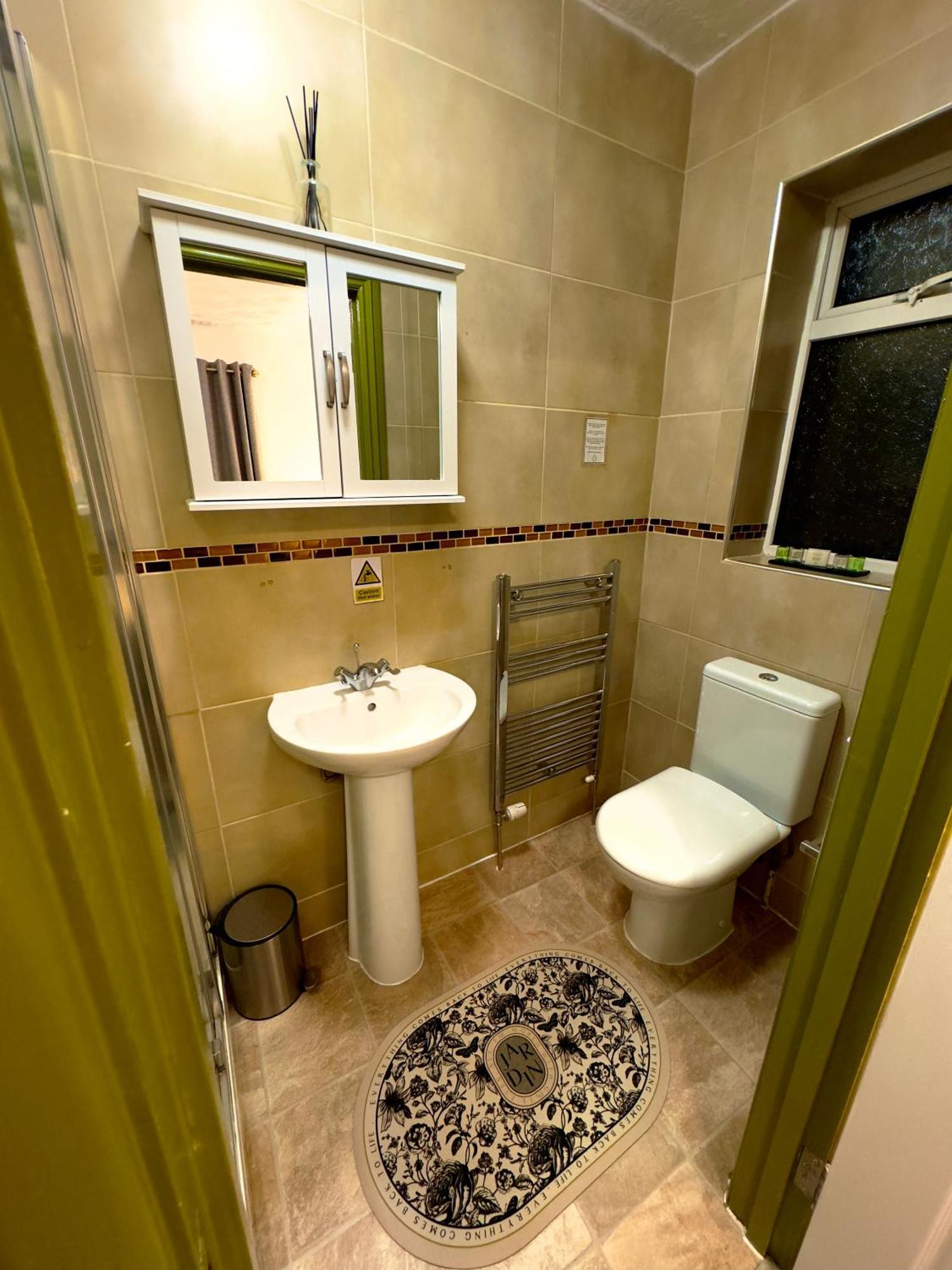 Coastal Park Accommodation Llanelli Extérieur photo