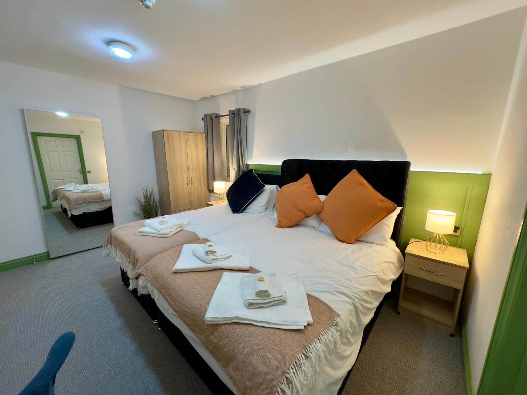 Coastal Park Accommodation Llanelli Extérieur photo