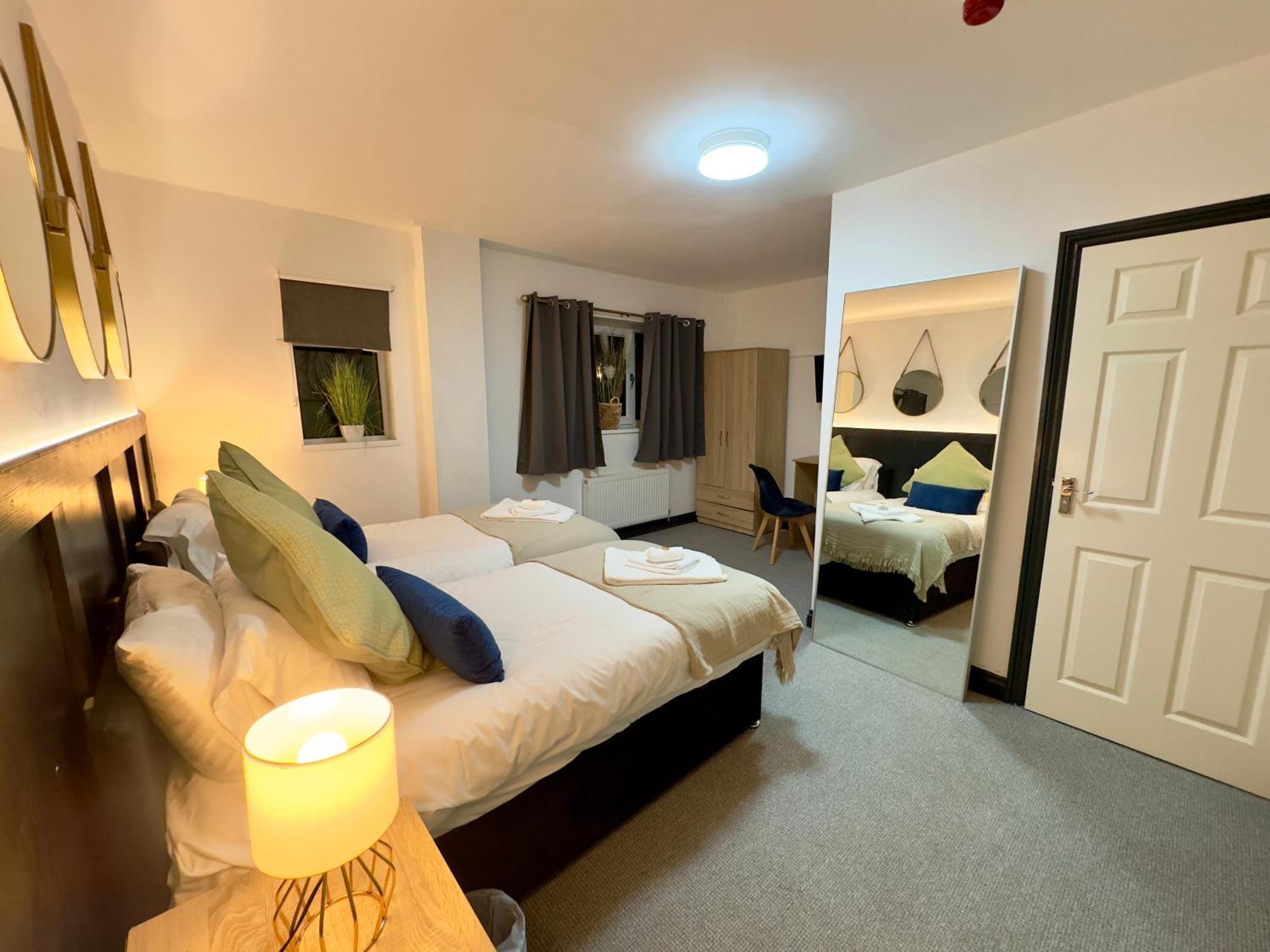 Coastal Park Accommodation Llanelli Extérieur photo